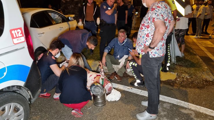 Polis aracıyla otomobil çarpıştı: 1'i polis 4 yaralı
