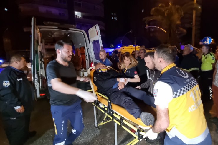 Polis aracıyla otomobil çarpıştı: 1'i polis 4 yaralı