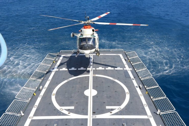 Sahil Güvenlik ekipleri tatbikat düzenledi, öğrencilerle seyir gerçekleştirdi