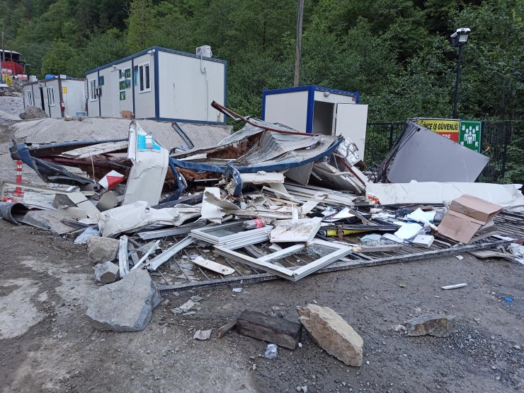 Su tankerinin güvenlik kulübesinin üzerine devrildiği kazada ölü sayısı 2’ye yükseldi