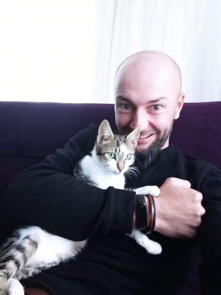 Tek tek ortadan kayboldular