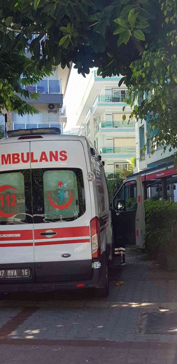 Cinnet getiren Ukraynalı baba, 2 çocuğunu bıçaklayarak öldürdü