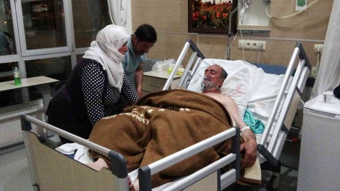 Domuzun yaraladığı 60 yaşındaki vatandaşın yardımına jandarma koştu