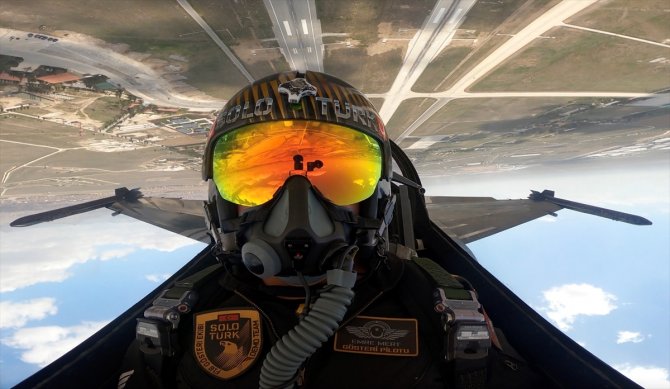 SOLOTÜRK, yeni manevrasıyla F-16 sınırlarını aştı