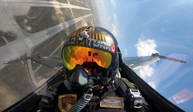 SOLOTÜRK, yeni manevrasıyla F-16 sınırlarını aştı