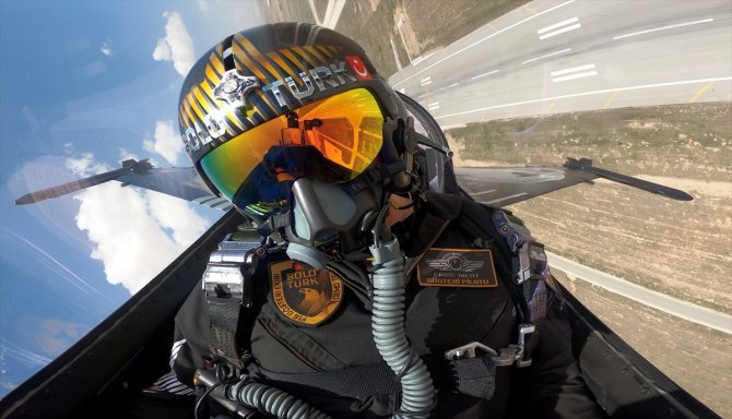 SOLOTÜRK, yeni manevrasıyla F-16 sınırlarını aştı