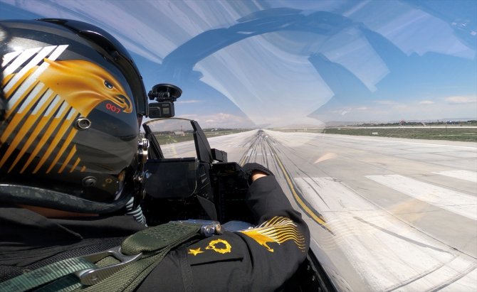 SOLOTÜRK, yeni manevrasıyla F-16 sınırlarını aştı