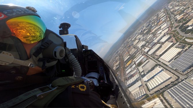 SOLOTÜRK, yeni manevrasıyla F-16 sınırlarını aştı