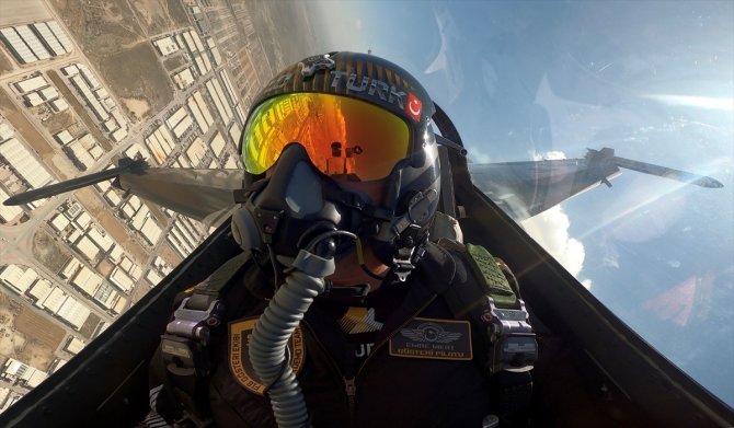 SOLOTÜRK, yeni manevrasıyla F-16 sınırlarını aştı