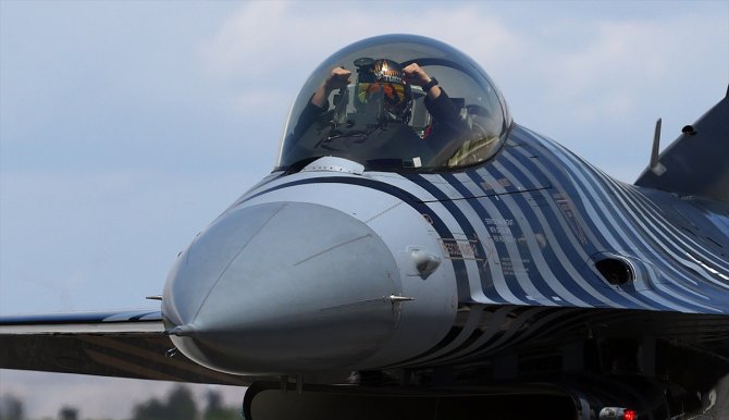 SOLOTÜRK, yeni manevrasıyla F-16 sınırlarını aştı