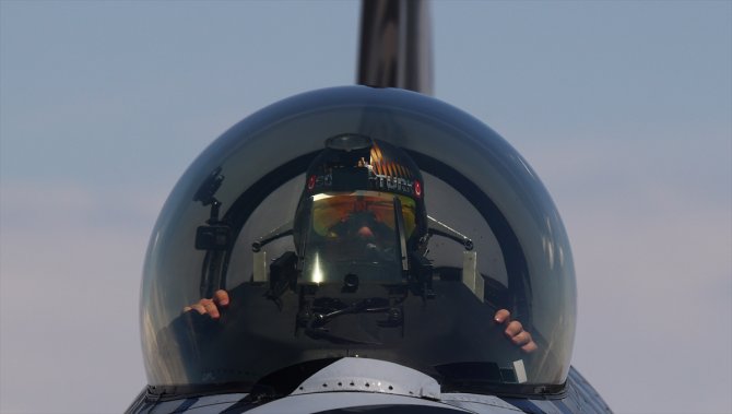 SOLOTÜRK, yeni manevrasıyla F-16 sınırlarını aştı