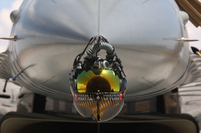 SOLOTÜRK, yeni manevrasıyla F-16 sınırlarını aştı