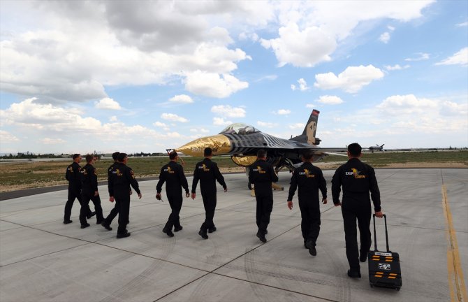 SOLOTÜRK, yeni manevrasıyla F-16 sınırlarını aştı