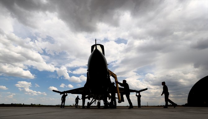 SOLOTÜRK, yeni manevrasıyla F-16 sınırlarını aştı