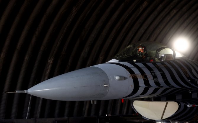 SOLOTÜRK, yeni manevrasıyla F-16 sınırlarını aştı