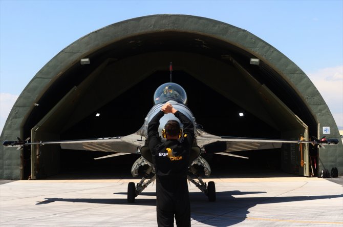 SOLOTÜRK, yeni manevrasıyla F-16 sınırlarını aştı