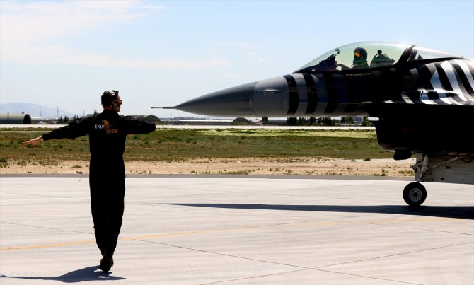 SOLOTÜRK, yeni manevrasıyla F-16 sınırlarını aştı