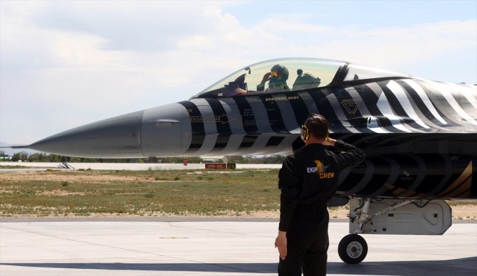 SOLOTÜRK, yeni manevrasıyla F-16 sınırlarını aştı