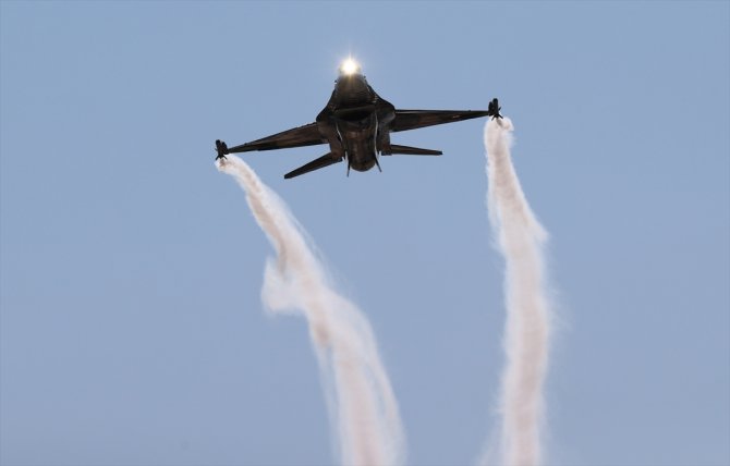 SOLOTÜRK, yeni manevrasıyla F-16 sınırlarını aştı