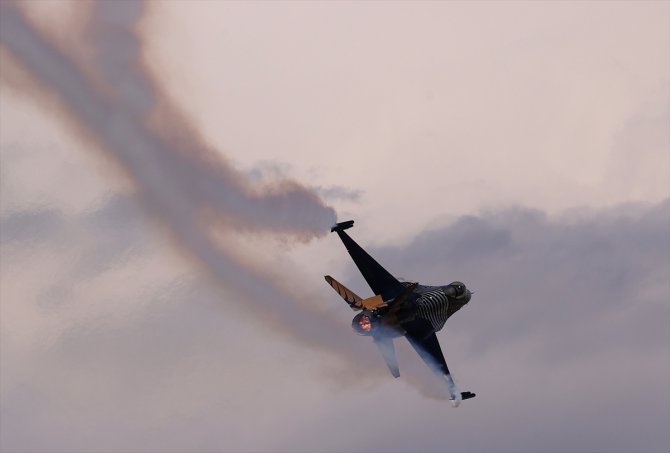 SOLOTÜRK, yeni manevrasıyla F-16 sınırlarını aştı