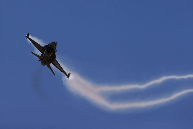 SOLOTÜRK, yeni manevrasıyla F-16 sınırlarını aştı