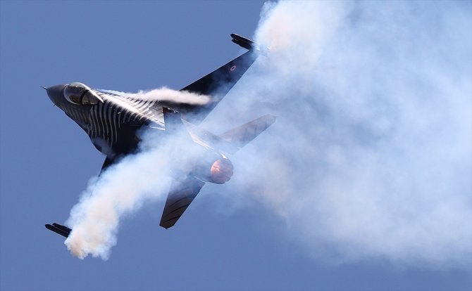 SOLOTÜRK, yeni manevrasıyla F-16 sınırlarını aştı
