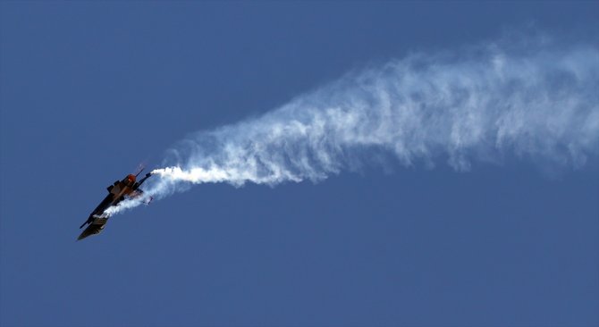 SOLOTÜRK, yeni manevrasıyla F-16 sınırlarını aştı