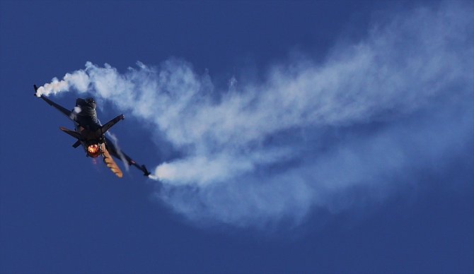 SOLOTÜRK, yeni manevrasıyla F-16 sınırlarını aştı