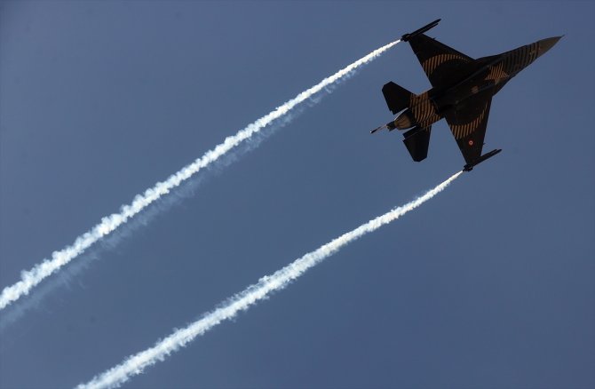 SOLOTÜRK, yeni manevrasıyla F-16 sınırlarını aştı