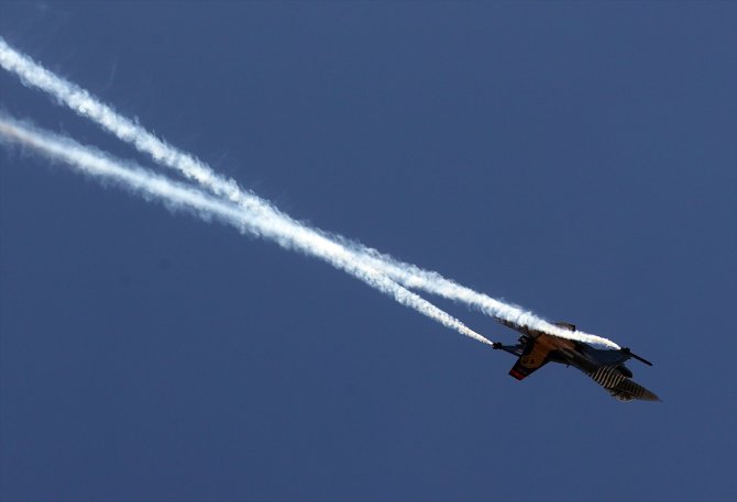 SOLOTÜRK, yeni manevrasıyla F-16 sınırlarını aştı