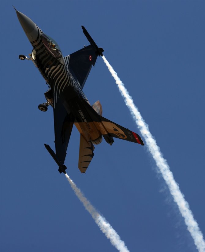 SOLOTÜRK, yeni manevrasıyla F-16 sınırlarını aştı