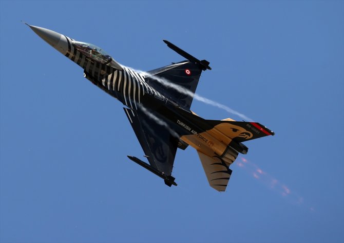 SOLOTÜRK, yeni manevrasıyla F-16 sınırlarını aştı