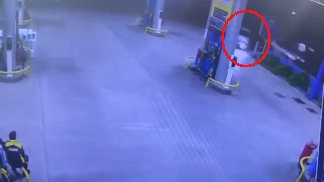 Kaza yapmamak için benzinliğe daldı; facia teğet geçti