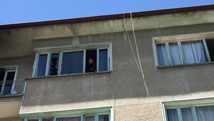 Konya'da evde çıkan yangında, paniğe kapılıp aşağı atlayan kadın hayatını kaybetti!
