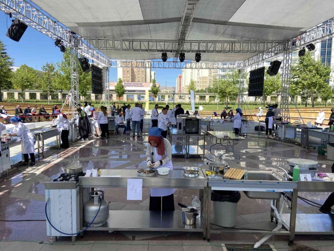 Konya’nın unutulan geleneksel yemekleri yarışmalarla tanıtılıyor