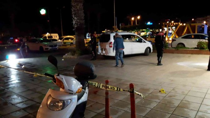 Mekânda güvenlik görevlisi silahla vuruldu