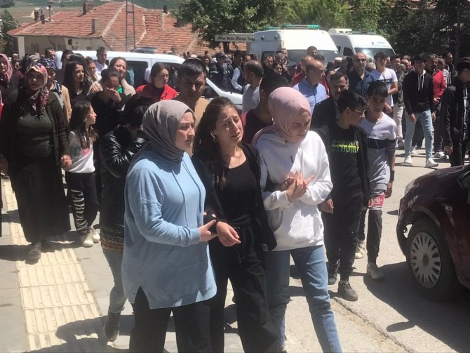 Mera kavgasında baba-oğul öldürüldü