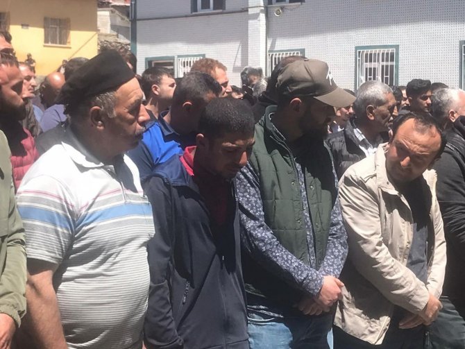 Mera kavgasında baba-oğul öldürüldü