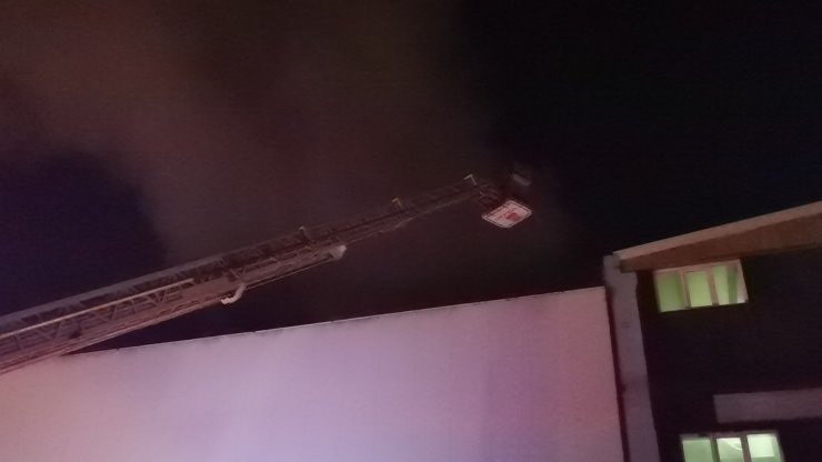 Metal fabrikasında yangın