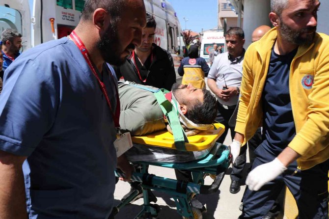 Operasyonda helikopterin inişi sırasında düşen güvenlik korucusu yaralandı