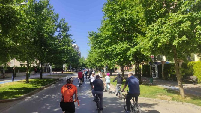Pedallar lösemili ve kanserli çocuklar için çevrildi