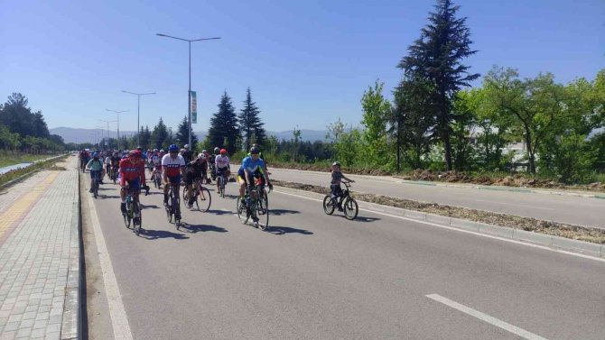 Pedallar lösemili ve kanserli çocuklar için çevrildi