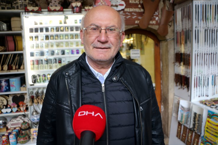 Tarihi hanın duvarlarında 'sprey boya' çirkinliği