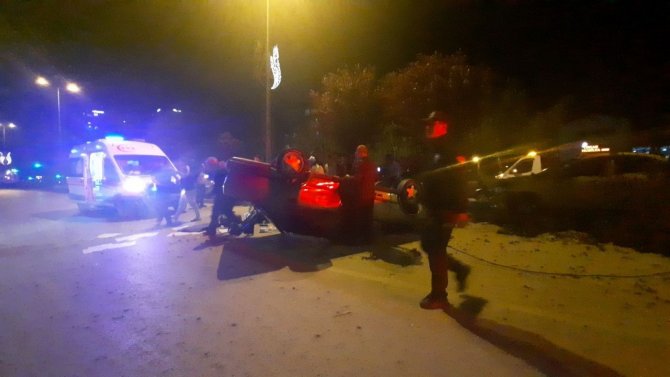 Ticari taksi ile çarpışan otomobil takla attı: 1 yaralı