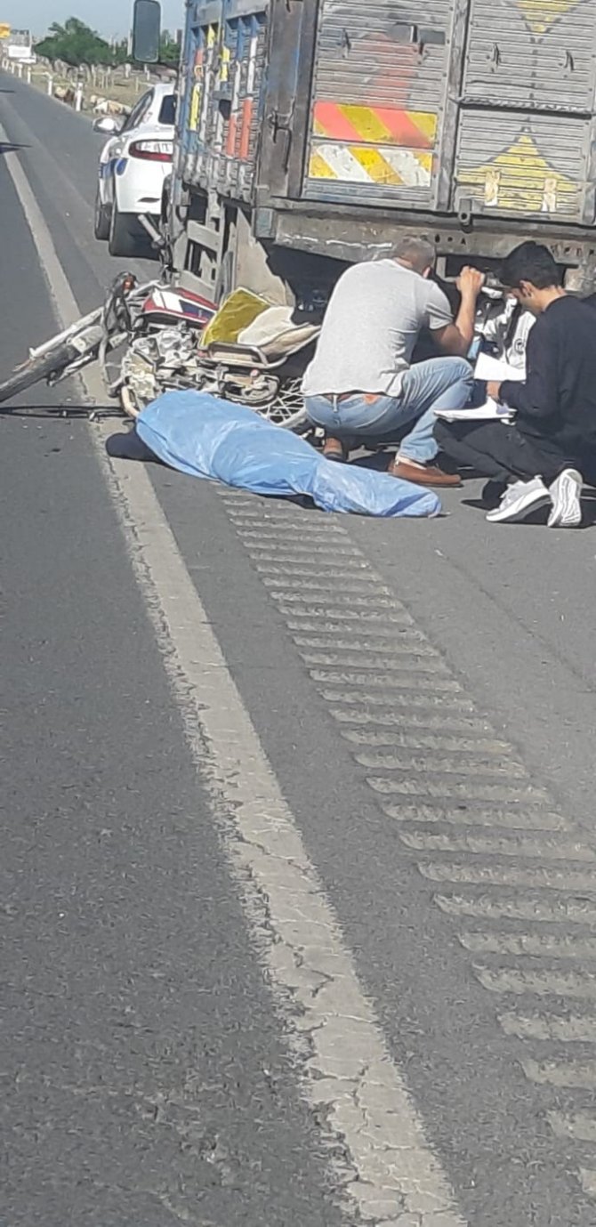 Trafik kazasında motosiklet sürücüsü hayatını kaybetti