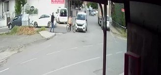 Yola aniden atladı, araç çarptı