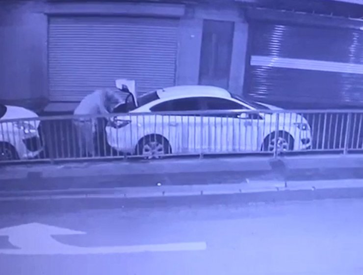 2,5 milyon liralık ekran kartı çalan hırsızlar kamerada