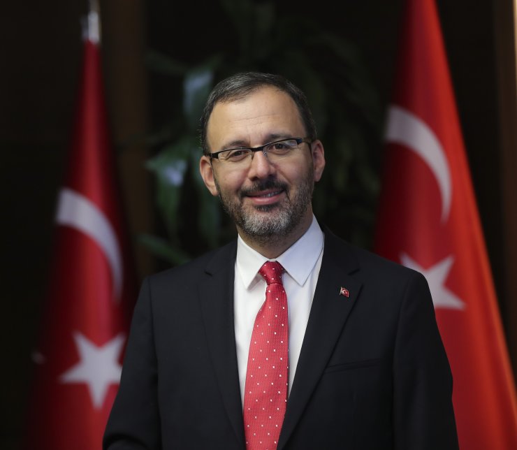 Bakan Kasapoğlu, VakıfBank'ı tebrik etti