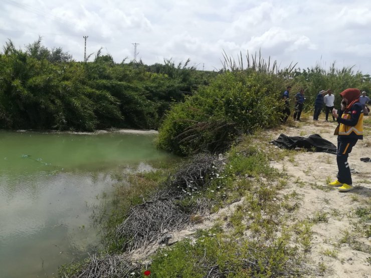 Barajda balık avlarken, ayağı ağlara takılıp düştüğü suda boğuldu