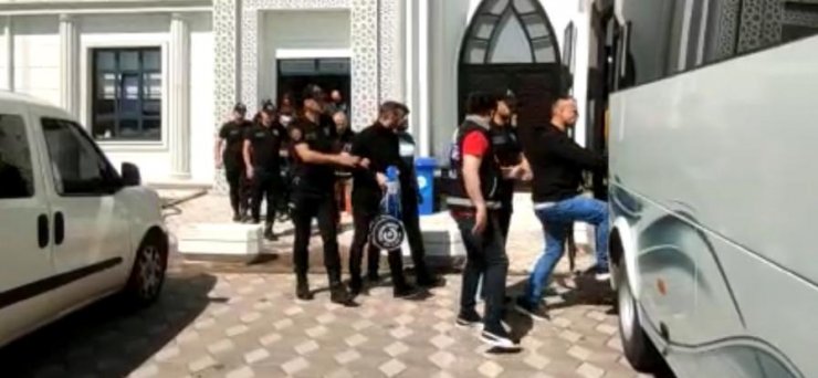 Bir kişinin öldürüldüğü, 3 kişinin yaralandığı silahlı kavgada 2 tutuklama